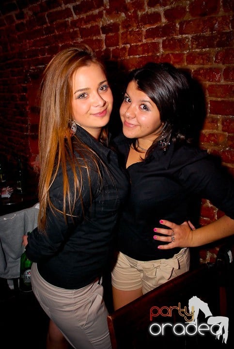 Joi seara în Escape, 