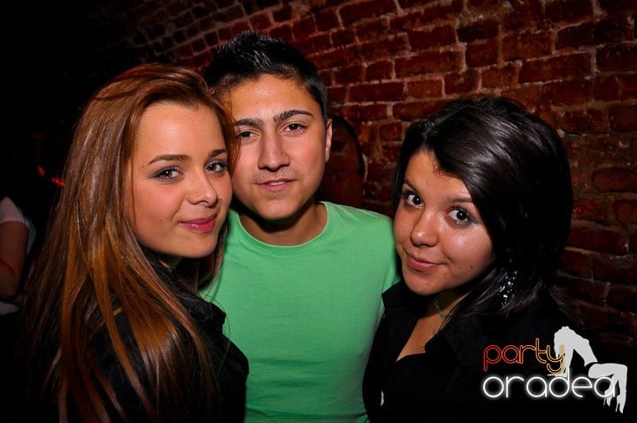 Joi seara în Escape, 