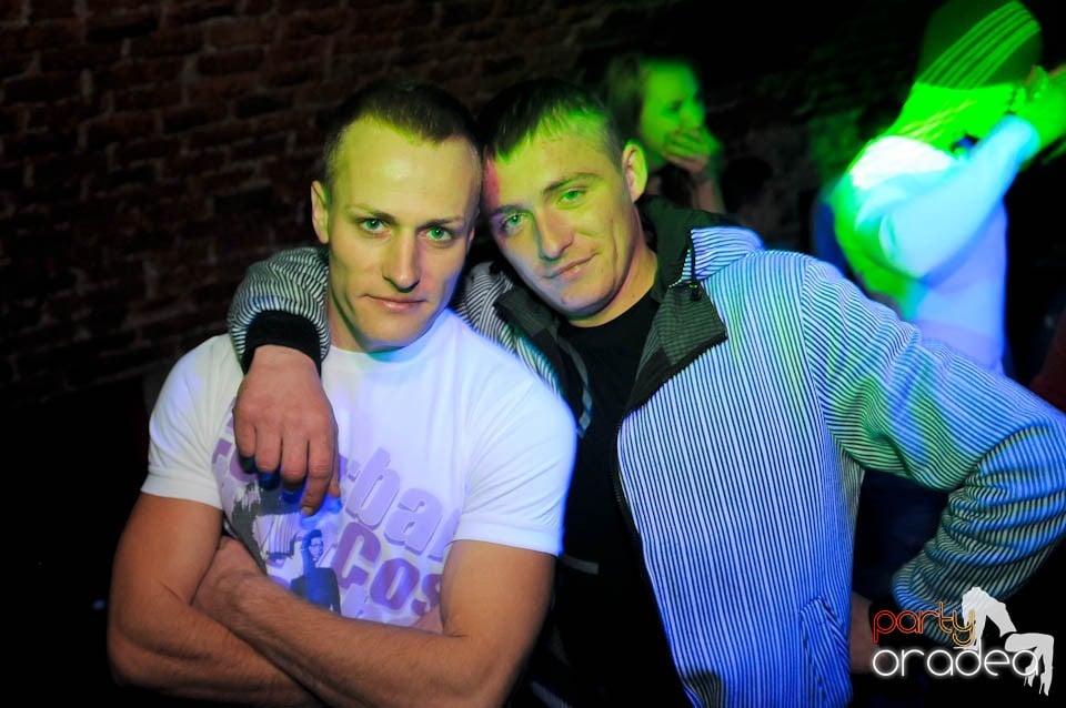 Joi seara în Escape, 