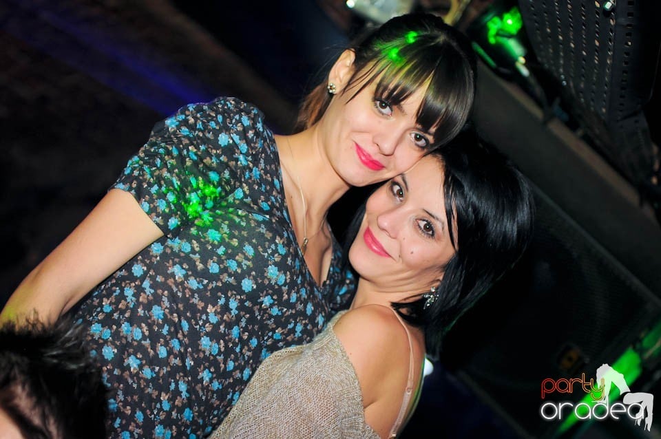 Joi seara în Escape, 