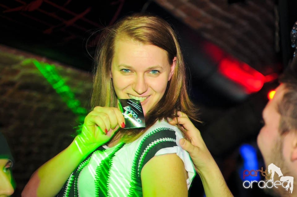 Joi seara în Escape, 