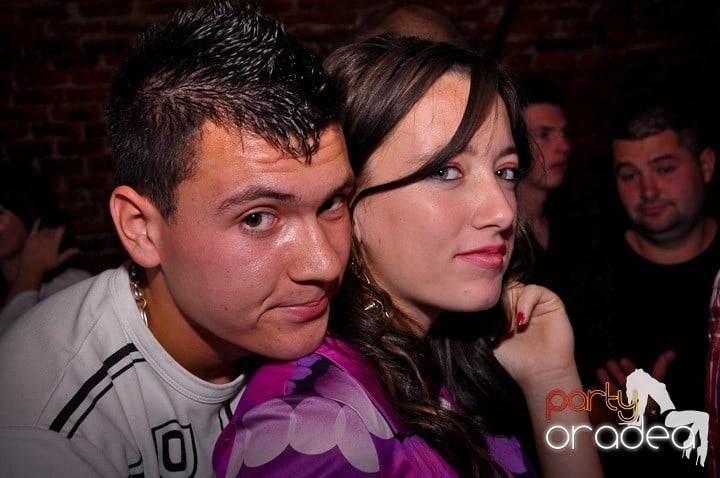 Joi seara în Escape, 