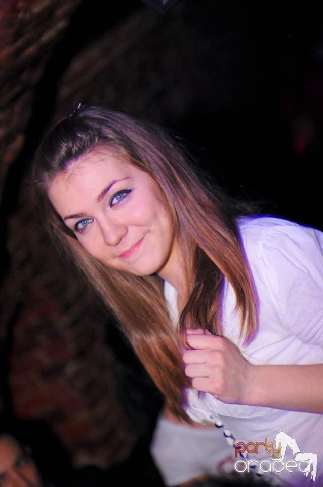 Joi seara în Escape, 