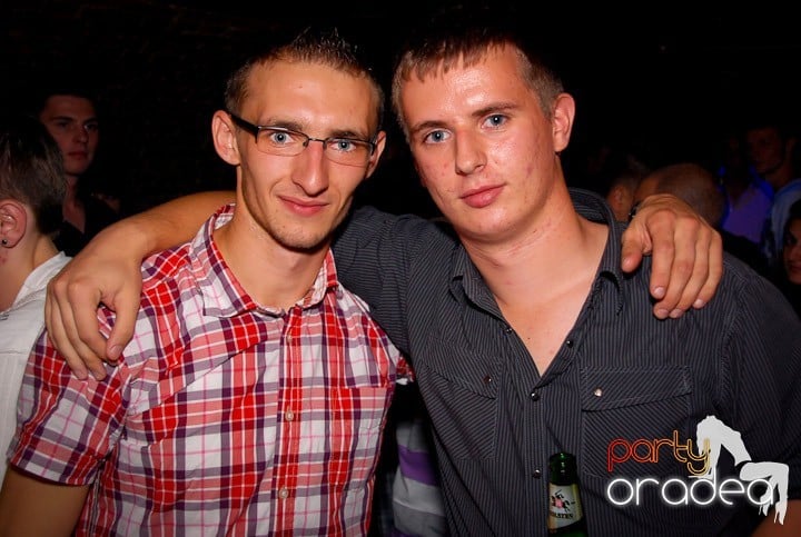 Joi seara în Escape, 