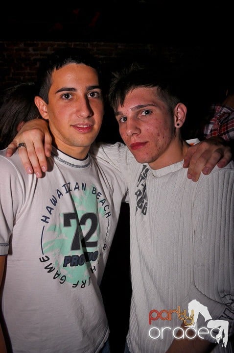 Joi seara în Escape, 