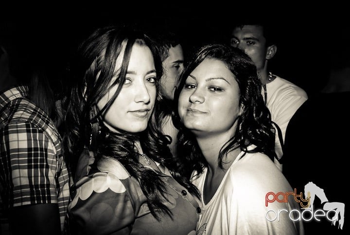 Joi seara în Escape, 