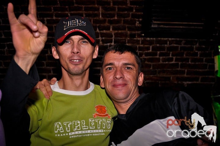 Joi seara în Escape, 