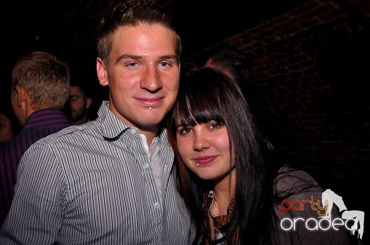 Joi seara în Escape, 