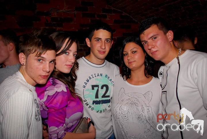 Joi seara în Escape, 