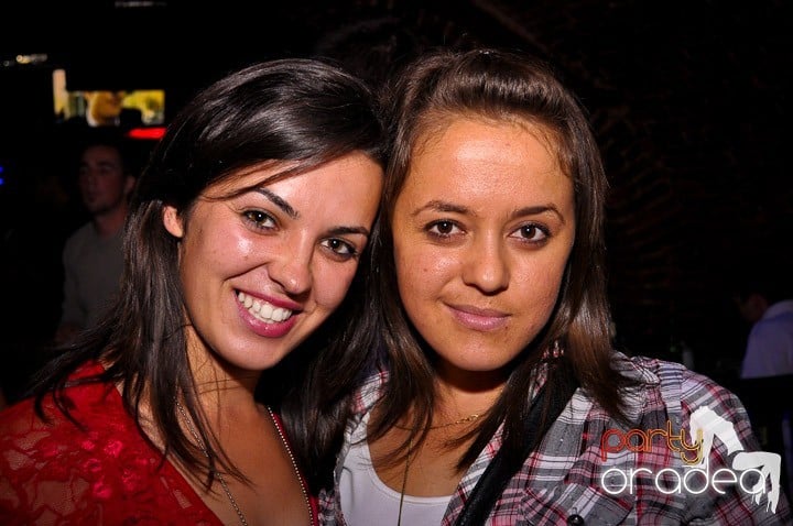 Joi seara în Escape, 