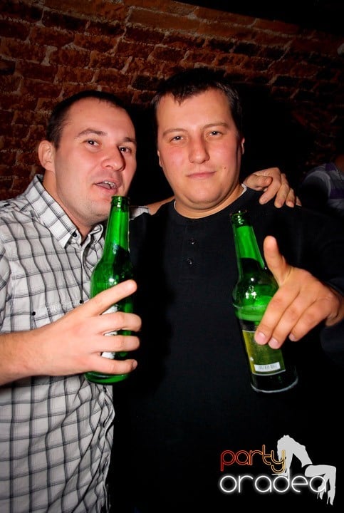 Joi seara în Escape, 