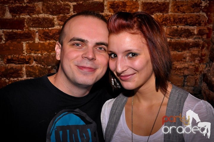 Joi seara în Escape, 