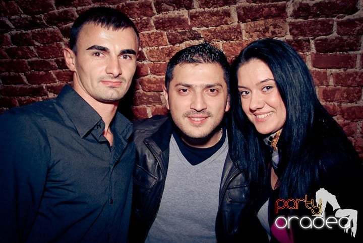 Joi seara în Escape, 