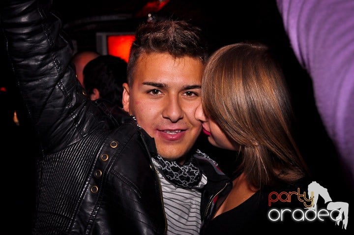 Joi seara în Escape, 