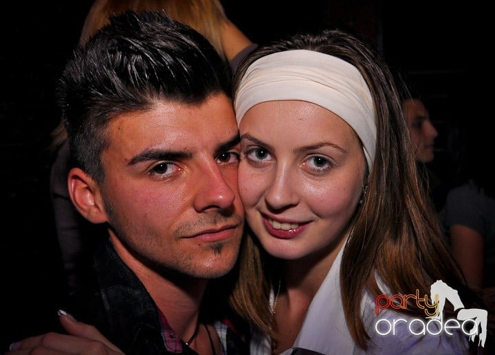 Joi seara în Escape, 