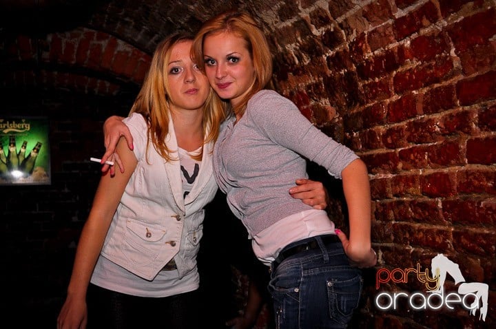 Joi seara în Escape, 