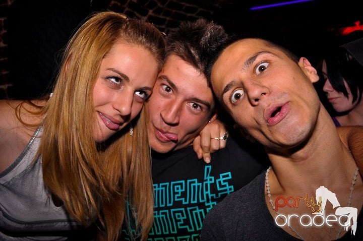 Joi seara în Escape, 