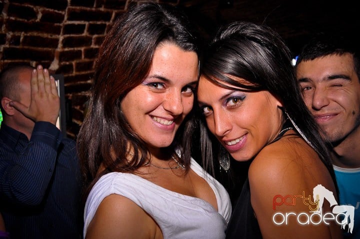 Joi seara în Escape, 