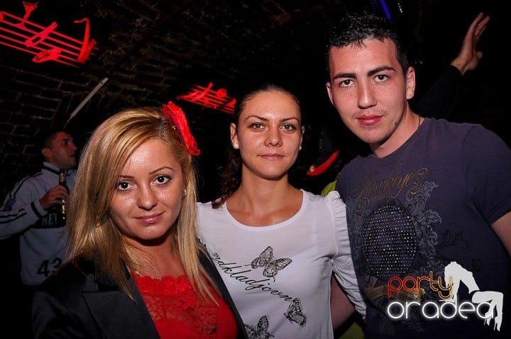 Joi seara în Escape, 