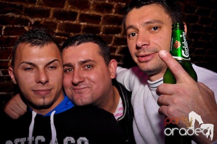 Joi seara în Escape, 