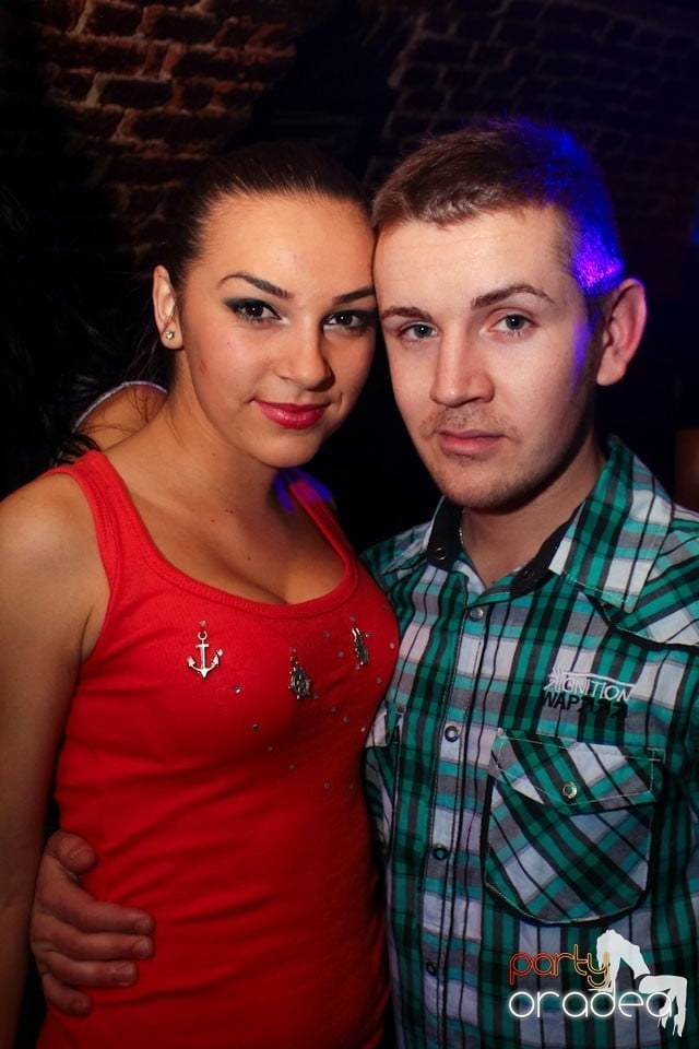 Joi seara ne distrăm în Escape, 