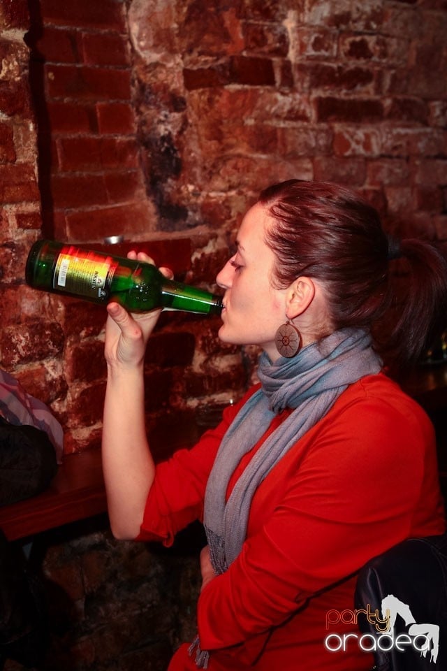 Joi seara ne distrăm în Escape, 