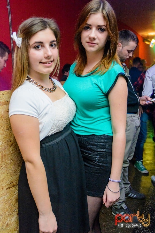 Jolly & Suzy, Royal Party House