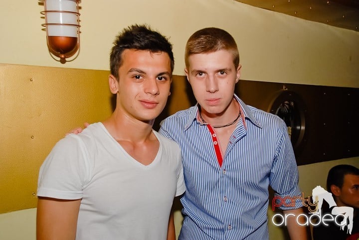 Kamikaze party la Yellow submarine, 