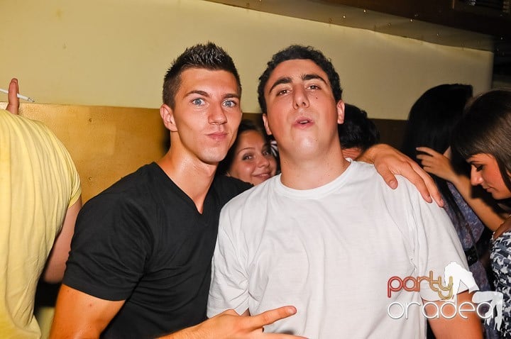 Kamikaze party la Yellow submarine, 