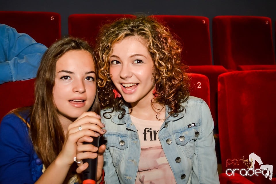 Karaoke in Cinema Palace, Lotus Center