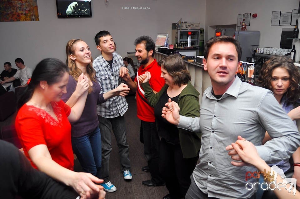 Karaoke în Blondy's Art Café, 