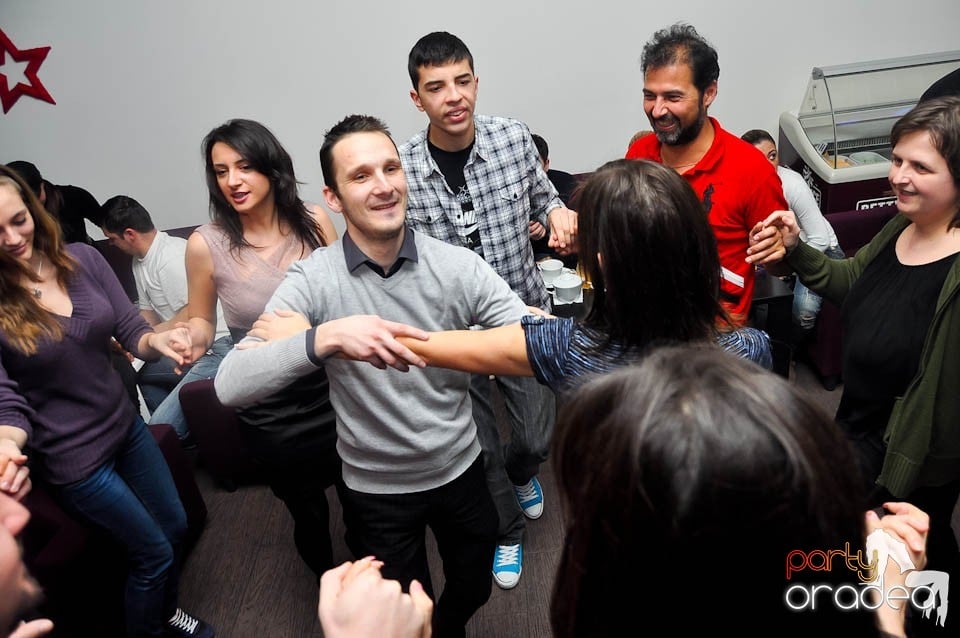 Karaoke în Blondy's Art Café, 