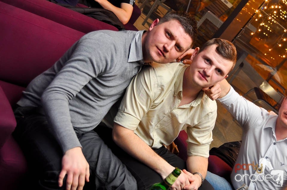 Karaoke în Blondy's Art Café, 