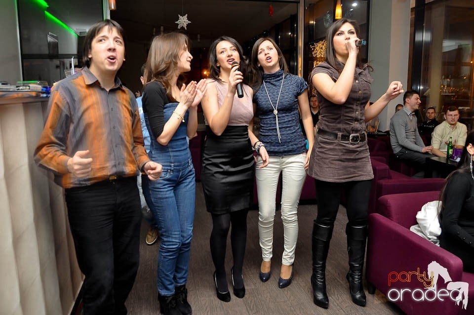 Karaoke în Blondy's Art Café, 