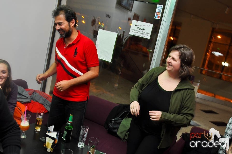 Karaoke în Blondy's Art Café, 