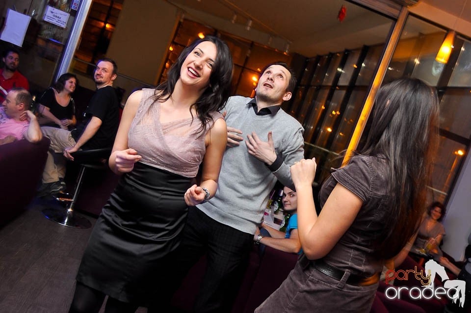 Karaoke în Blondy's Art Café, 