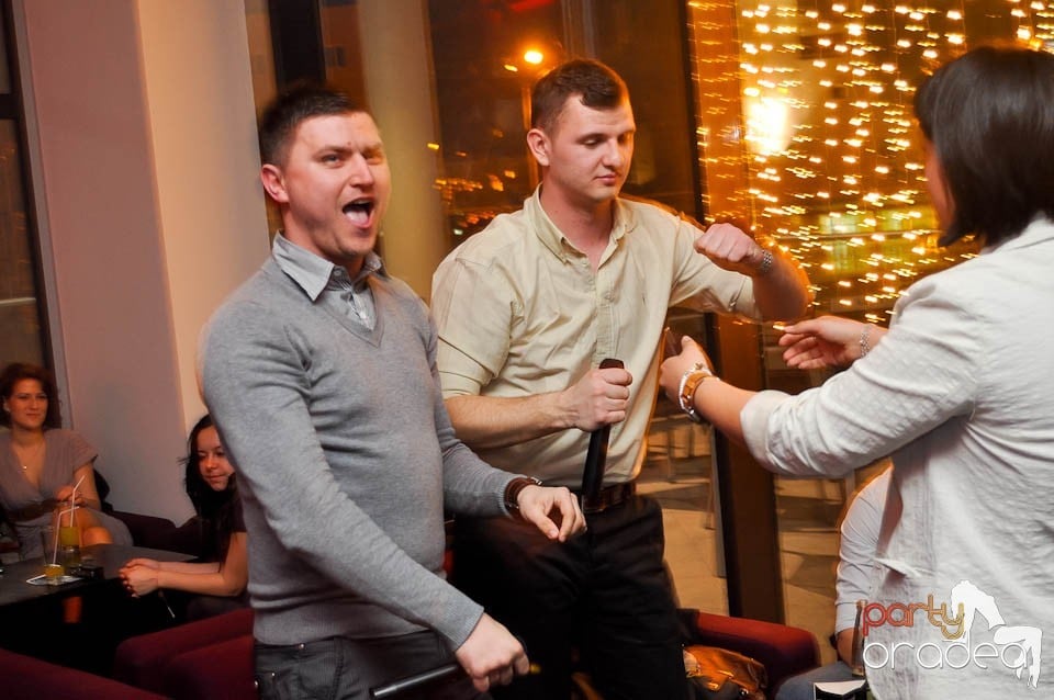 Karaoke în Blondy's Art Café, 