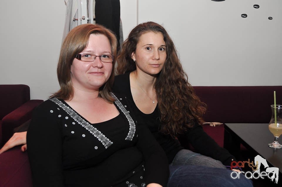 Karaoke în Blondy's Art Café, 