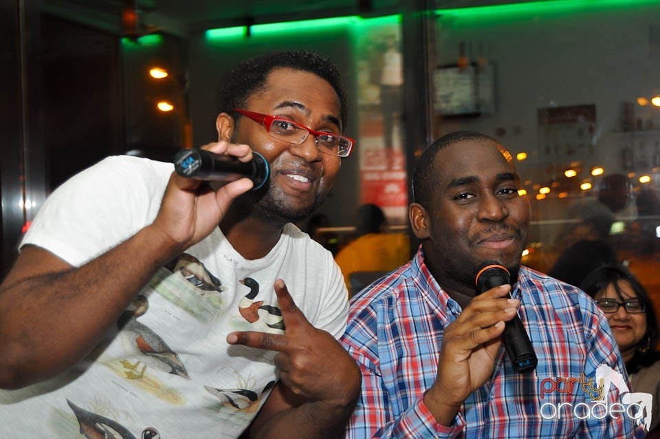 Karaoke în Blondy's Art Café, 