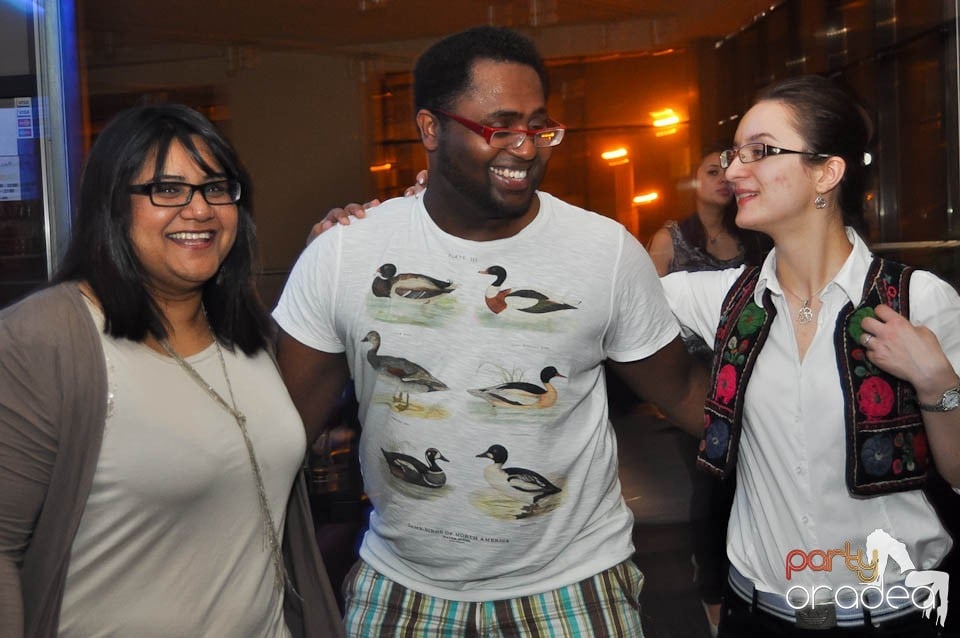 Karaoke în Blondy's Art Café, 