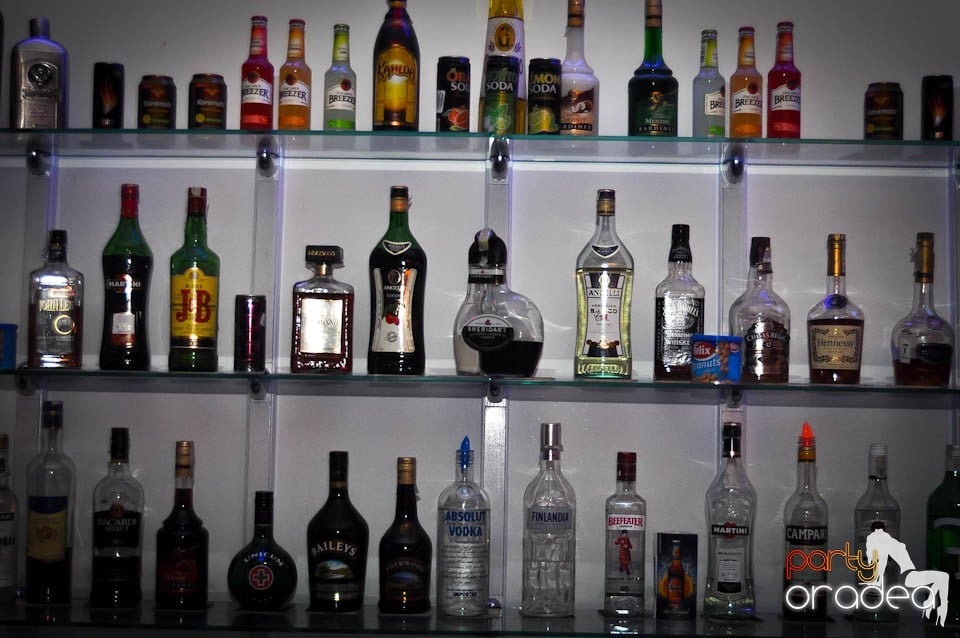 Karaoke în Blondy's Art Café, 