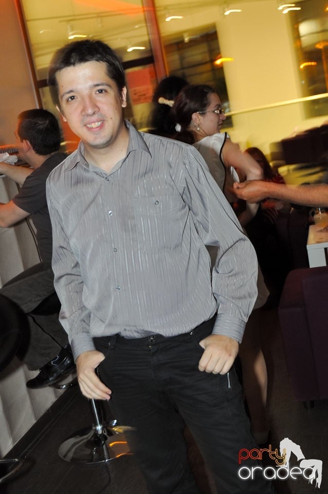 Karaoke în Blondy's Art Café, 