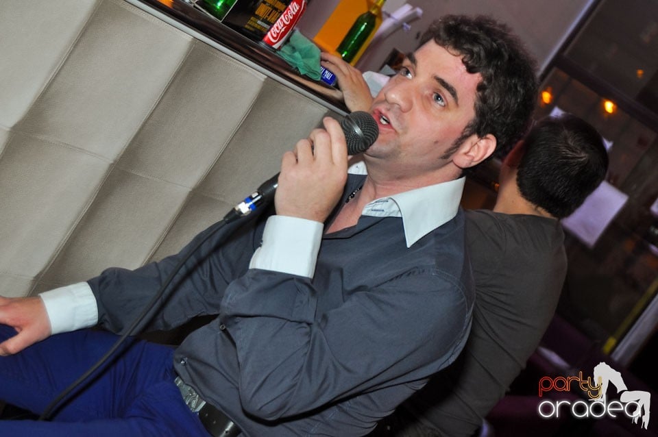 Karaoke în Blondy's Art Café, 