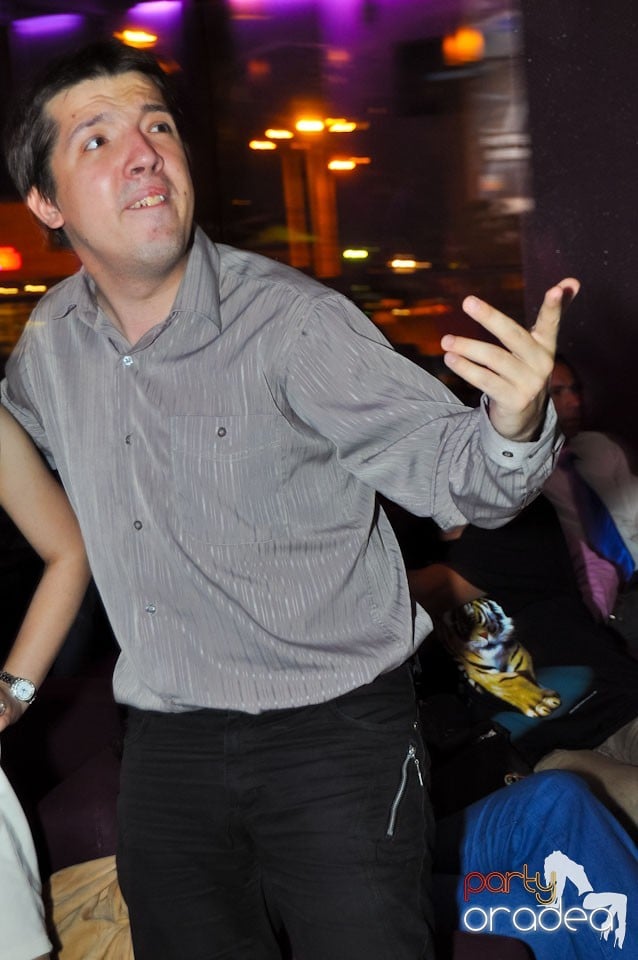 Karaoke în Blondy's Art Café, 