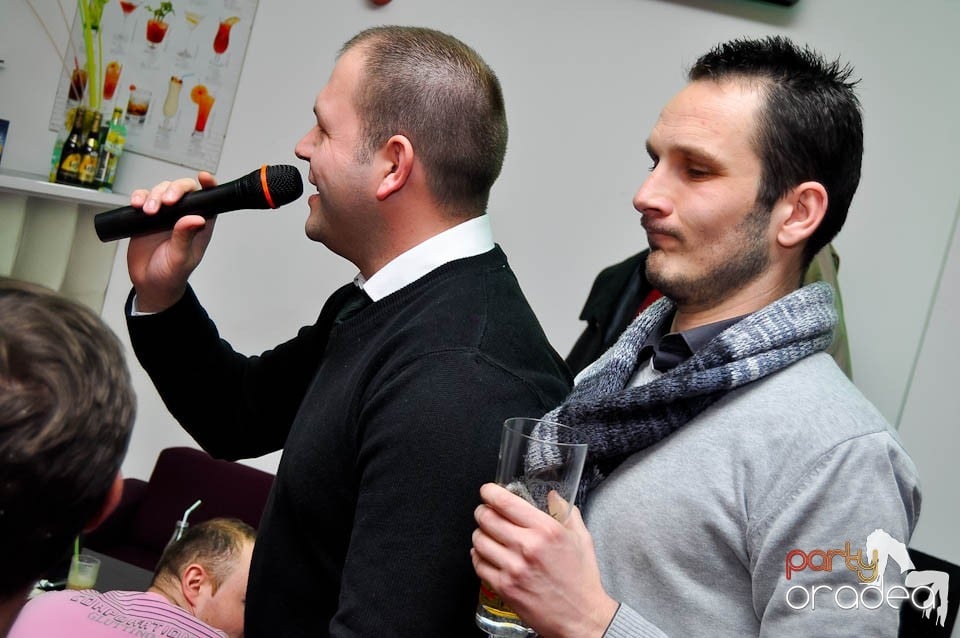 Karaoke în Blondy's Art Café, 