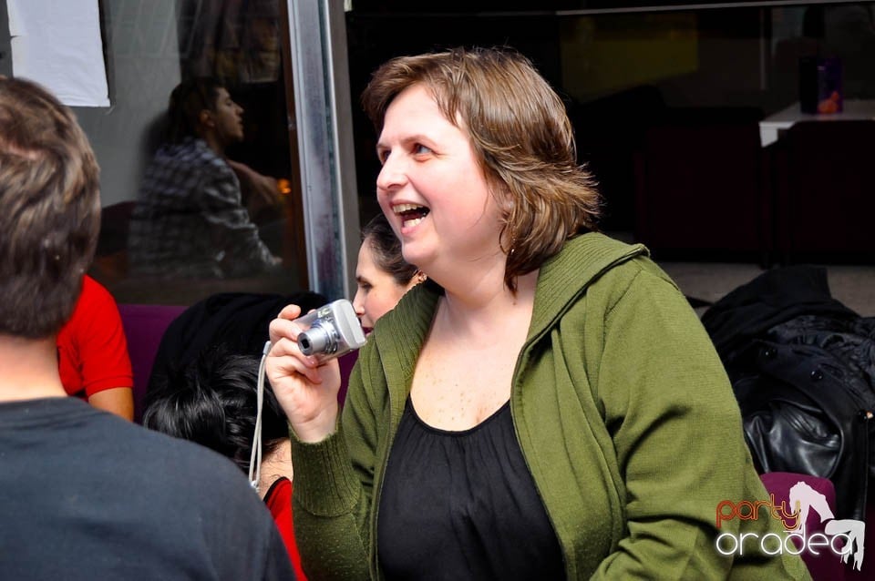 Karaoke în Blondy's Art Café, 