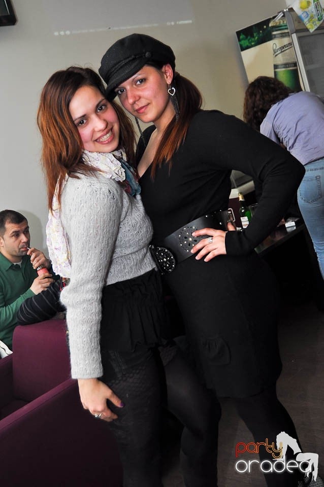 Karaoke în Blondy's Art Café, 