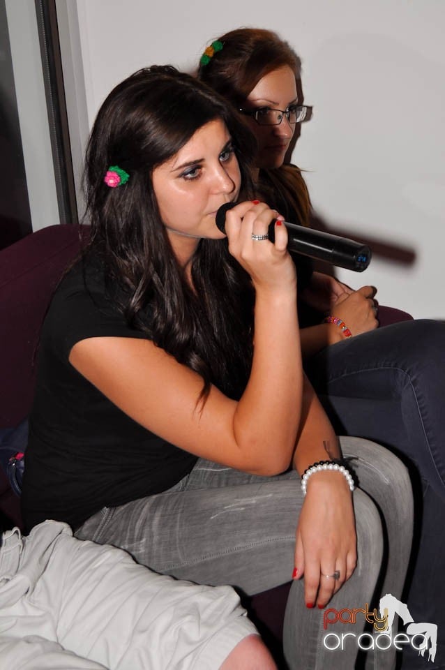 Karaoke în Blondy's Art Café,