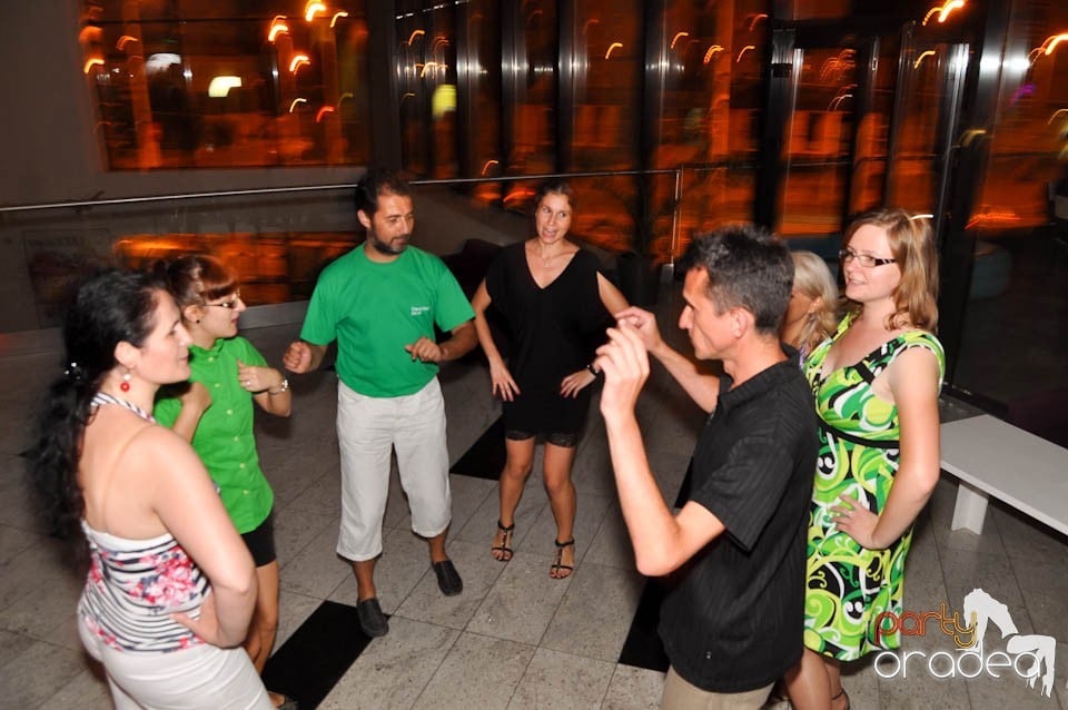 Karaoke în Blondy's Art Café,