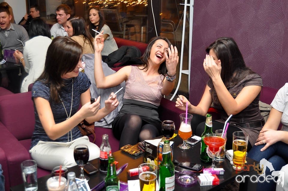 Karaoke în Blondy's Art Café, 